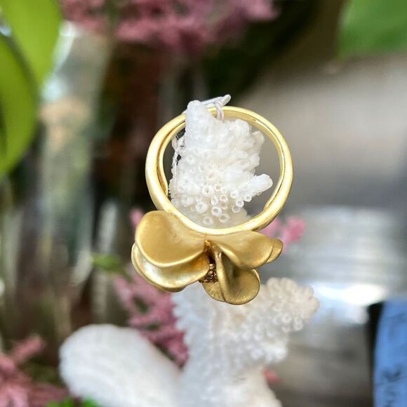 18K Brushed Gold Flower Sheila Fajl GLOW Masterpiece Statement Cocktail Ring - Picture 2 of 7